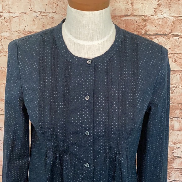 Like new Calvin Klein button down top - Picture 2 of 10